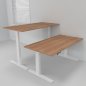 Preview: Doppelarbeitsplatz 163 x 160 cm HMK1 elektrisch höhenverstellbare Schreibtische Gestell Weiß Tischplatten Nussbaum