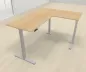 Preview: Elektrisch höhenverstellbarer Winkelschreibtisch 200 x 160 cm DSM Silber Ahorn