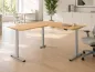 Preview: Höhenverstellbarer Winkelschreibtisch DSM 160 x 200 cm Milieubild