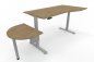 Preview: PC-Schreibtisch 180 cm elektrisch höhenverstellbar mit Anbautisch 60 cm Tischplatte Asteiche Gestell Silber