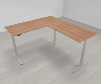 Elektrisch höhenverstellbarer Winkelschreibtisch 200 x 220 cm DSM Silber Nussbaum