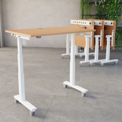 Mobiler Schreibtisch elektrisch höhenverstellbarer Klapptisch mit Rollen Milieubild Buche