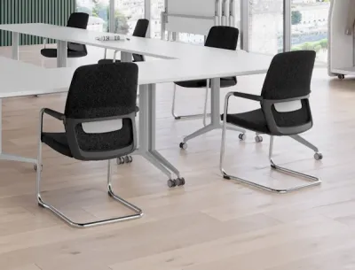 2er Set Konferenzstühle Basic Freischwinger Netzrücken Milieuansicht
