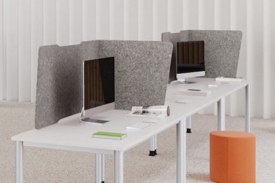 Akustikeinhausung 2seitig L-Form für Schreibtisch 180 cm breit Anwendungsbeispiel