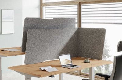 Akustikeinhausung 2seitig L-Form für Schreibtisch 180 cm breit Anwendungsbeispiel