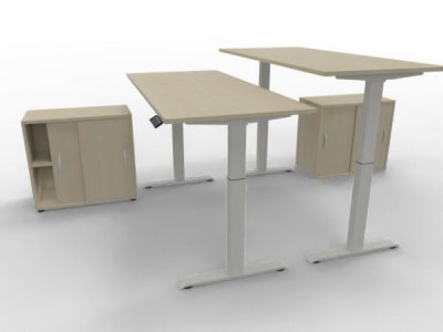 Doppelarbeitsplatz GEL1 mit elektrisch höhenverstellbaren Schreibtischen Gestell Silber Dekor Ahorn