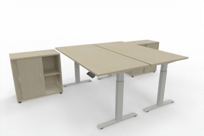 Doppelarbeitsplatz elektisch höhenverstellbare Schreibtische mit Anstellschrank Gestellfarbe Weiß Dekor Ahorn