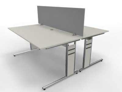 Doppelarbeitsplatz C1 160x160cm Form4 mit Tischtrennwand Weiß