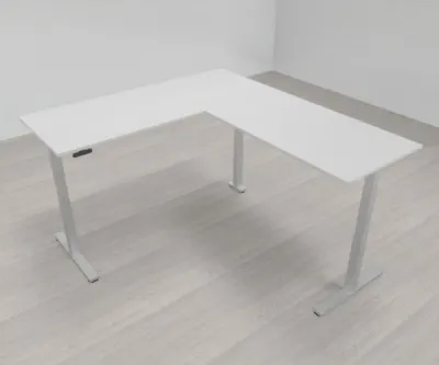 Elektrisch höhenverstellbarer Winkelschreibtisch 200 x 220 cm DSM Silber Lichtgrau