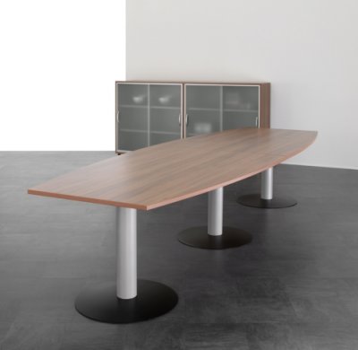 Meetingtisch 400 cm Fassform Nussbaum