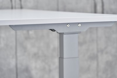 Schreibtisch HDK 180 cm elektrisch höhenverstellbar Detail