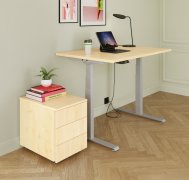 Büromöbelset elektrisch höhenverstellbarer Schreibtisch mit Rollcontainer Gestellfarbe Silber Dekor Ahorn