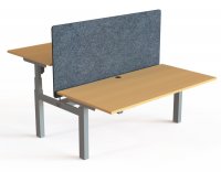 elektrisch höhenverstellbarer Doppelschreibtisch CS Dekor Buche Abbildung mit optionaler Tischtrennwand