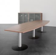 Meetingtisch 400 cm Fassform Nussbaum